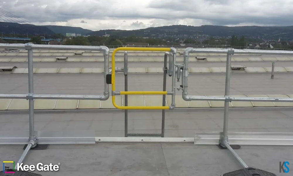 Self Closing Safety Gate - Single - Powdercoated